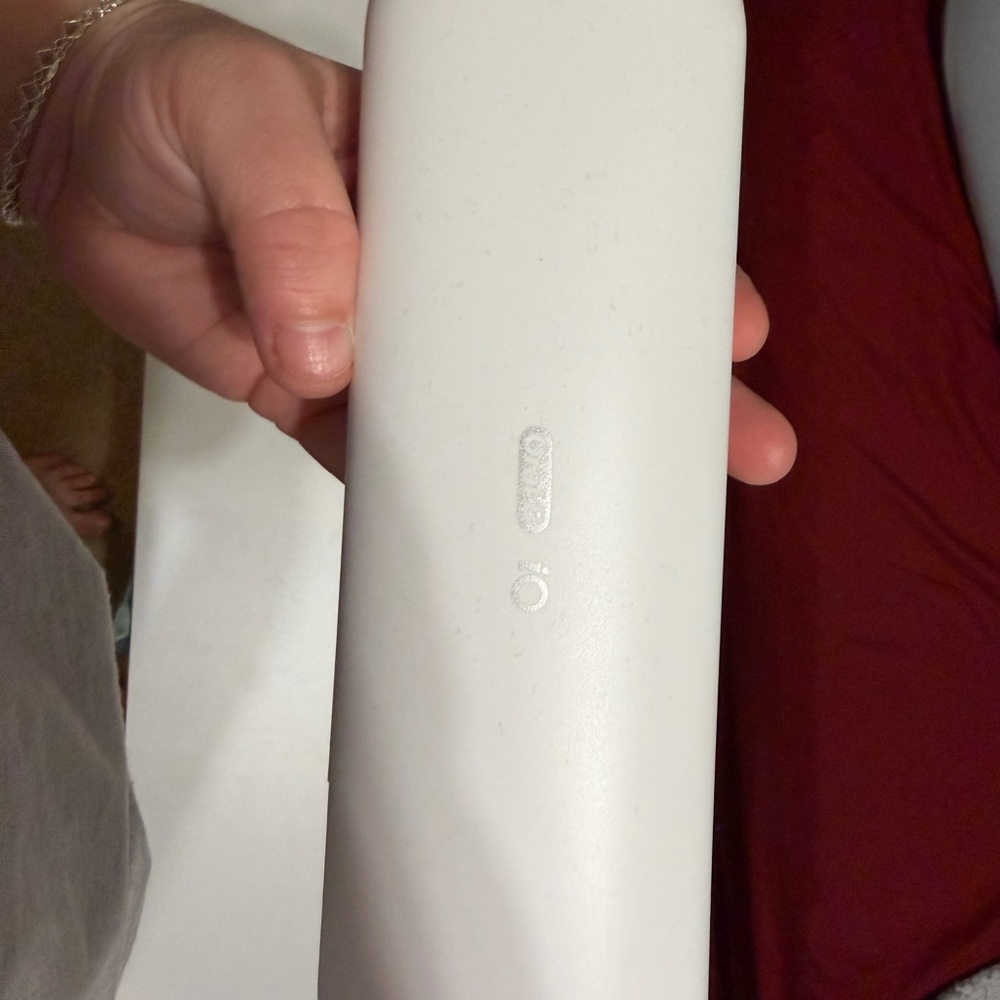 iO electric toothbrush travel case